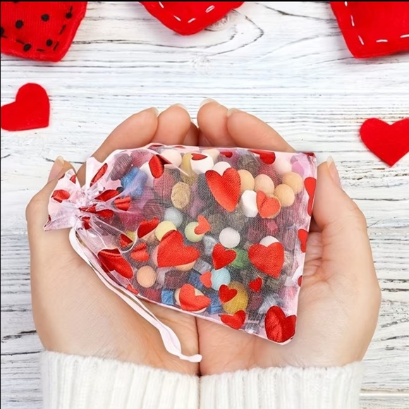 20 Heart Patterned Organza Party Favor Bags - Picture 6 of 6